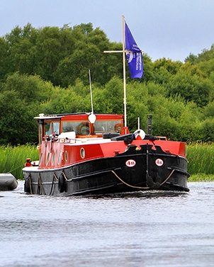 Picture of another white boat